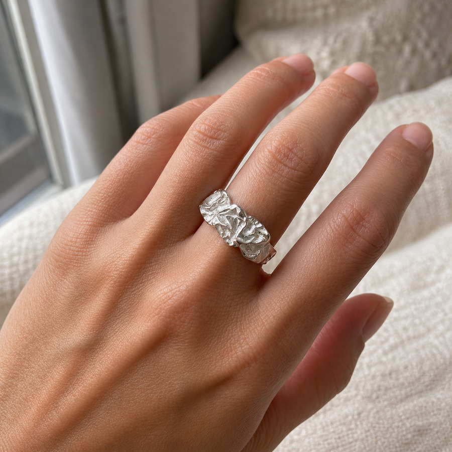 Anillo de piedra lunar